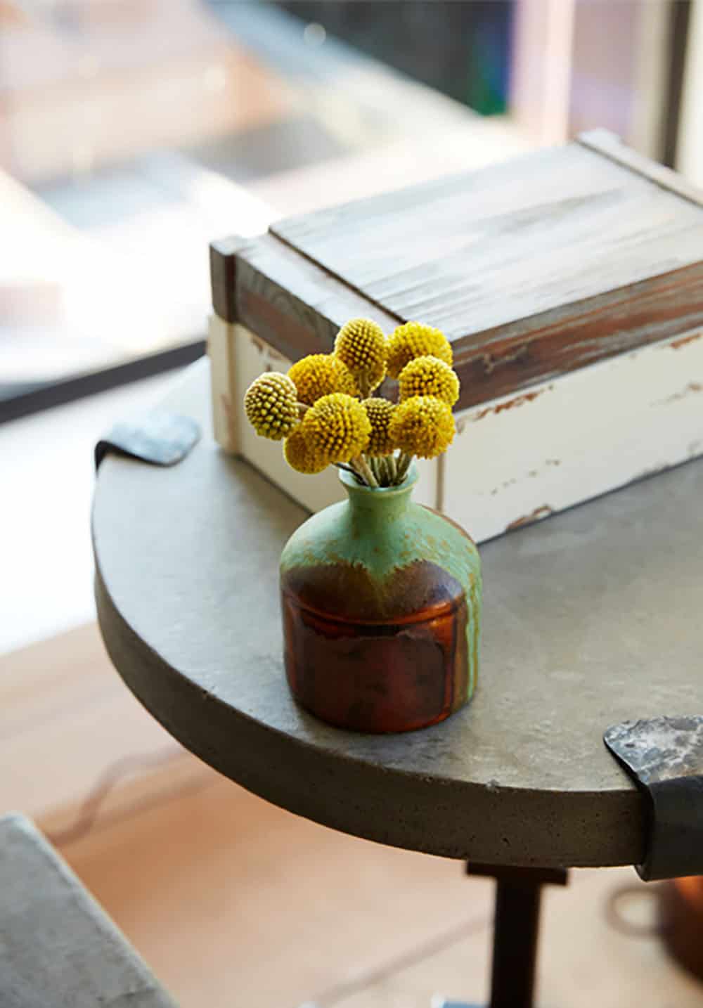 urban farmhouse table detail