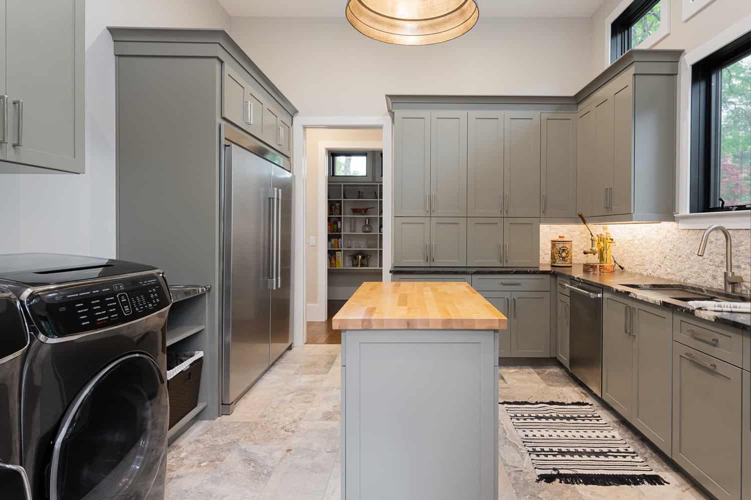 Contemporary laundry and mudroom