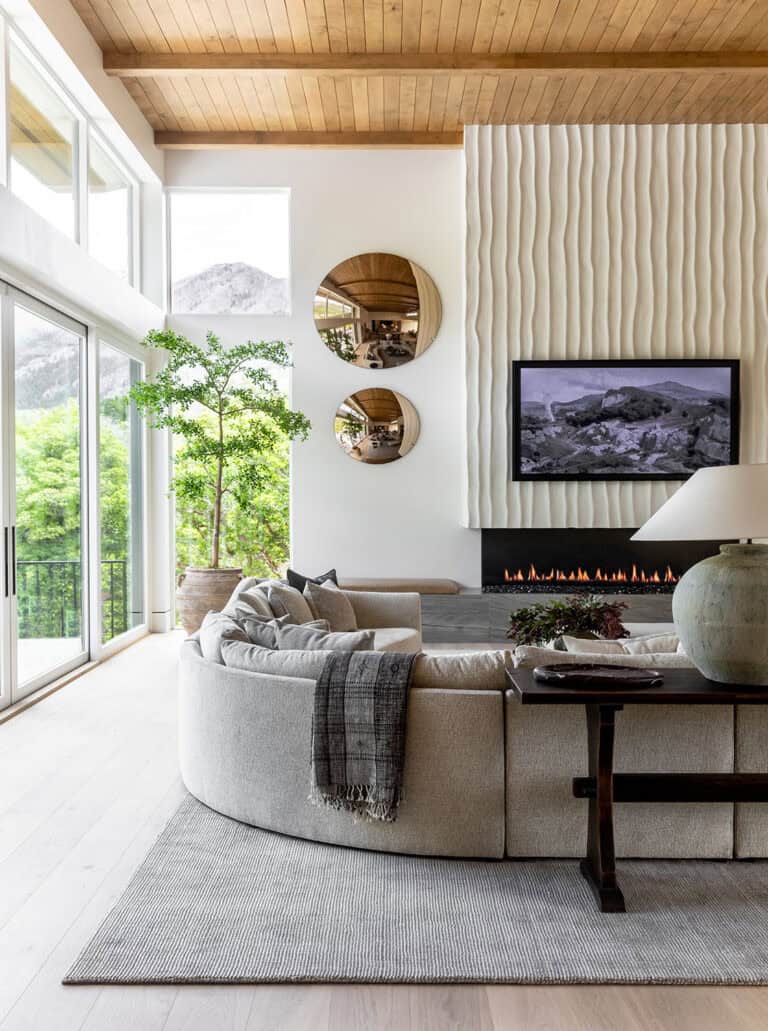 A gorgeous mountainside house with a dramatic backdrop of the Utah ...