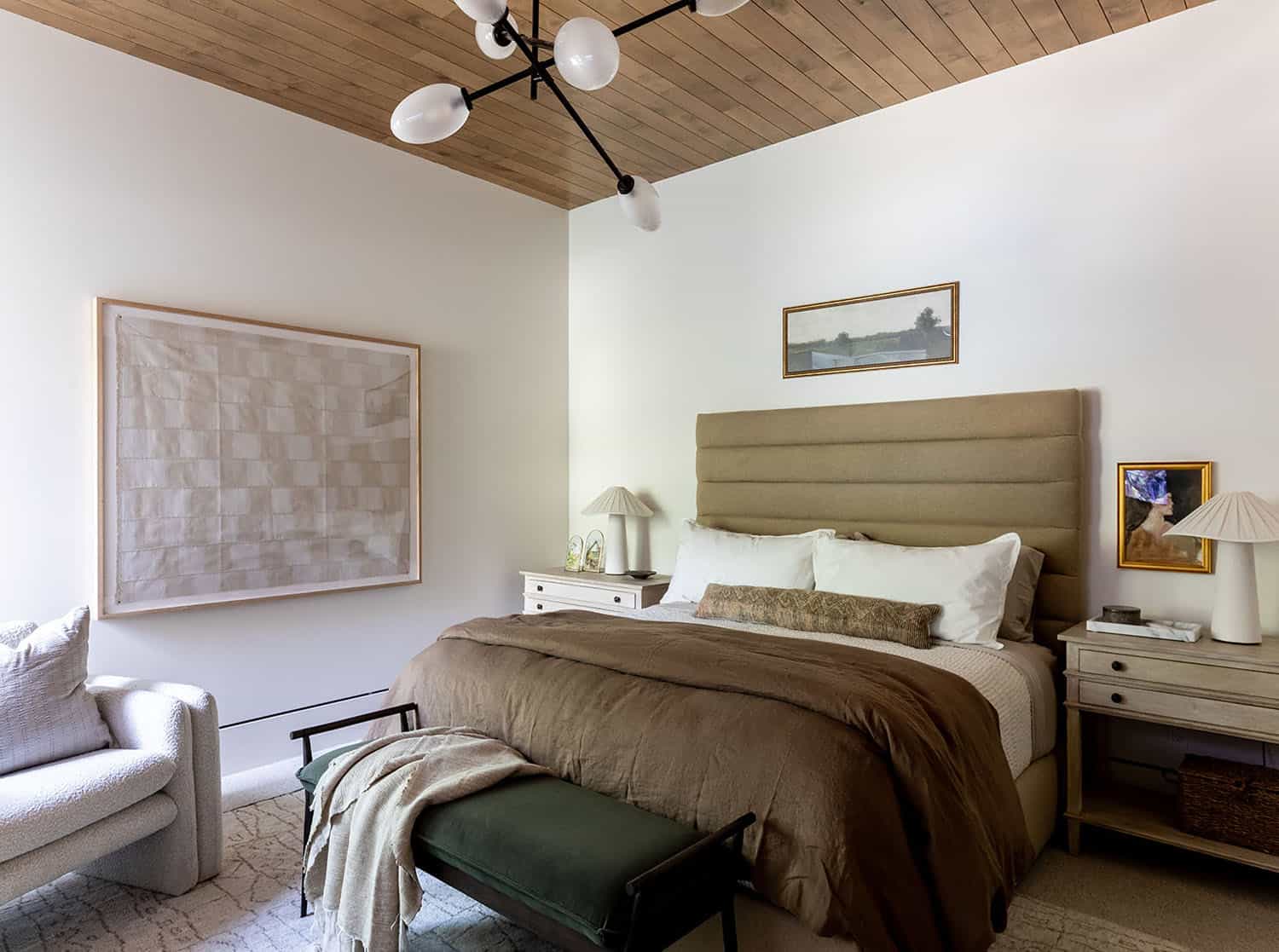 contemporary bedroom