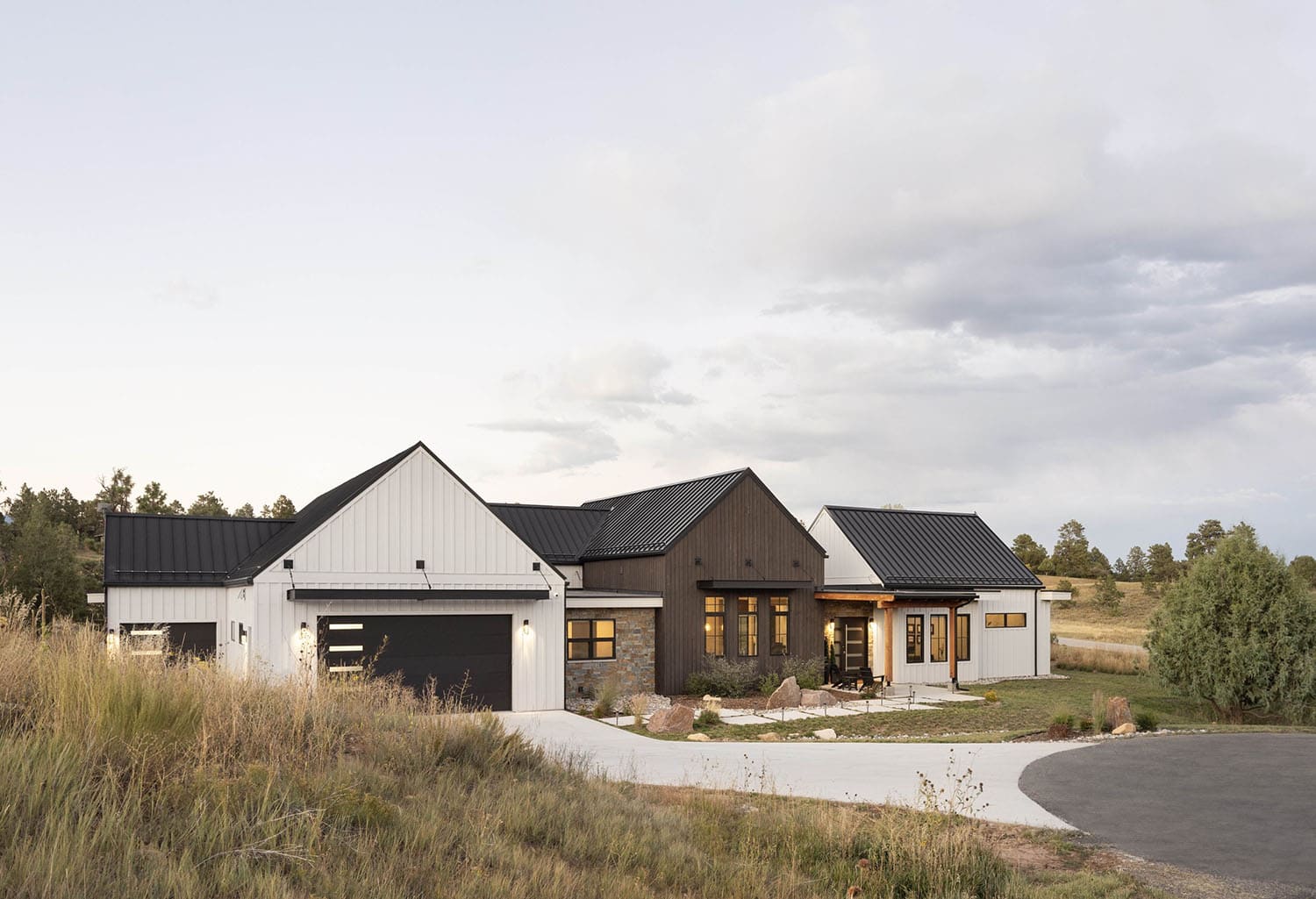 modern farmhouse home exterior