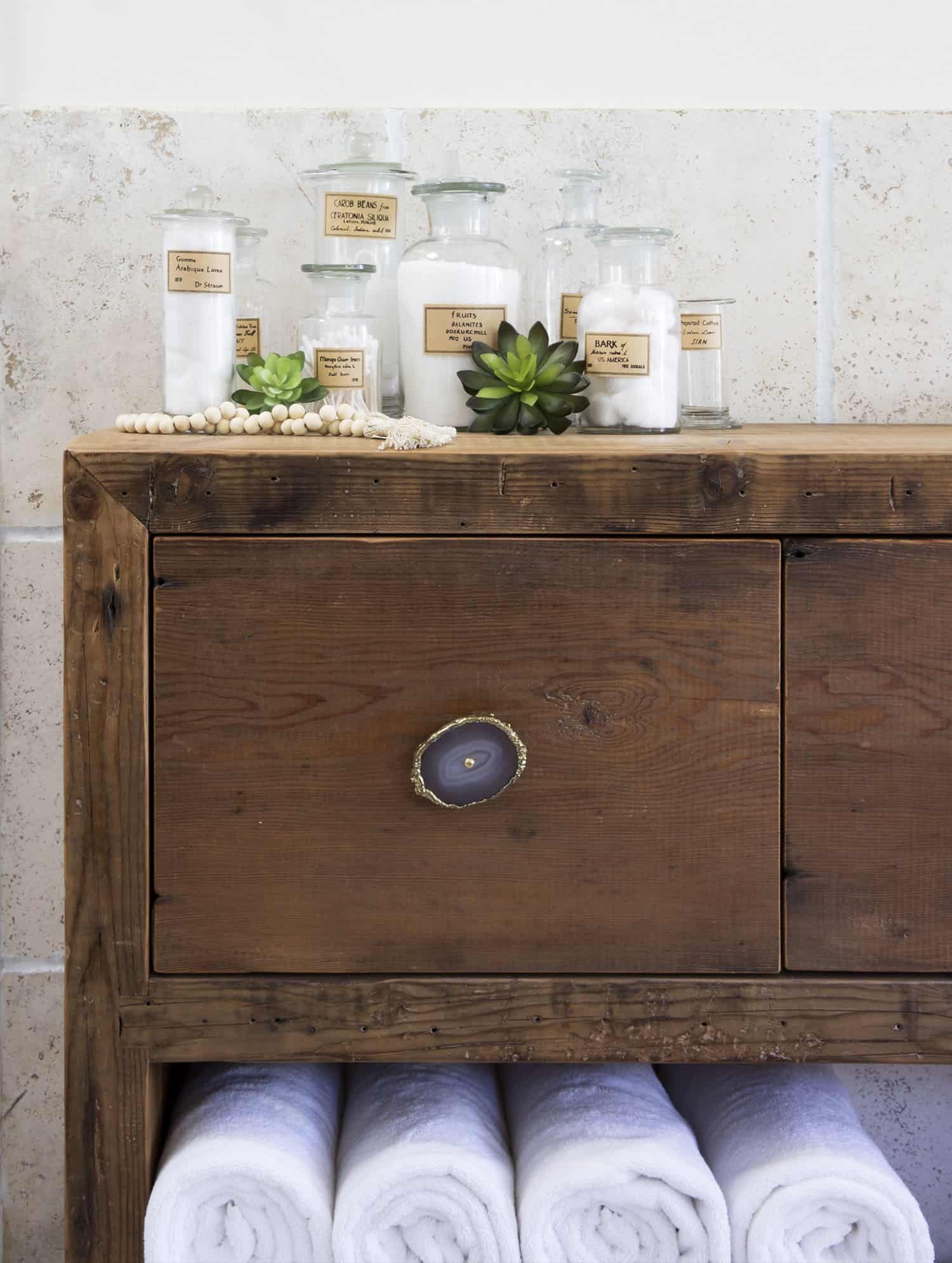 contemporary bathroom