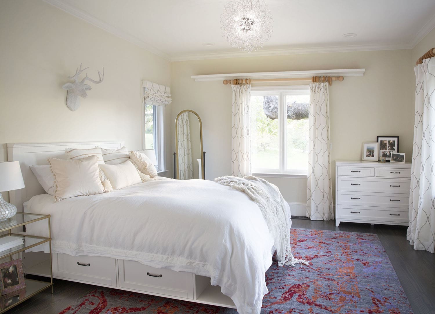 contemporary bedroom