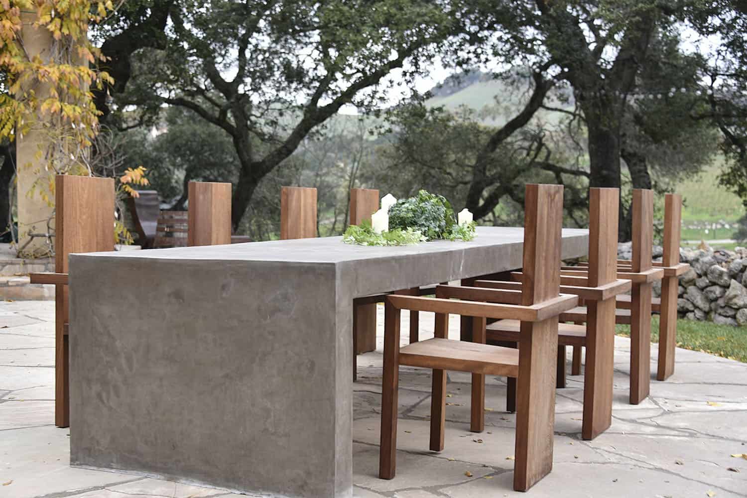 contemporary home patio with alfresco dining