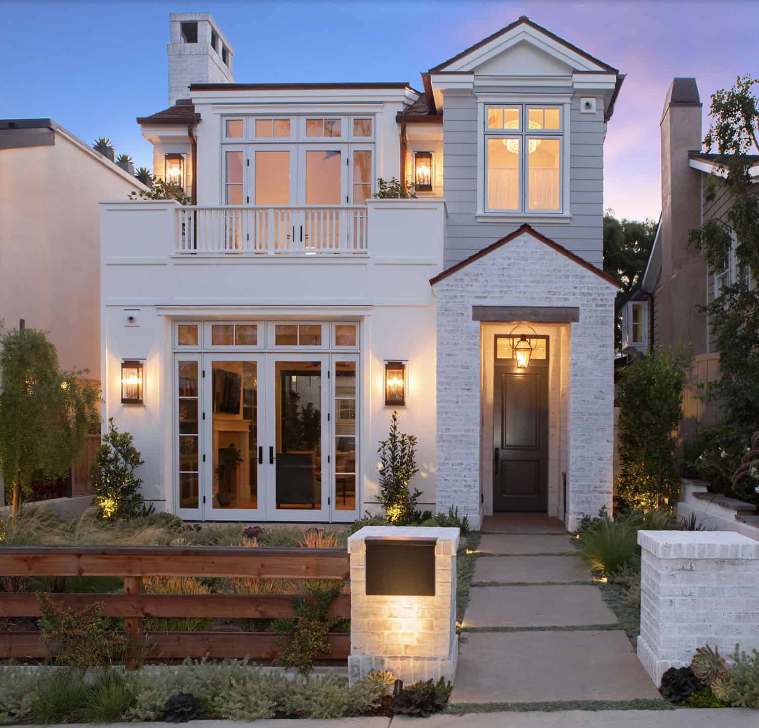 modern farmhouse home exterior