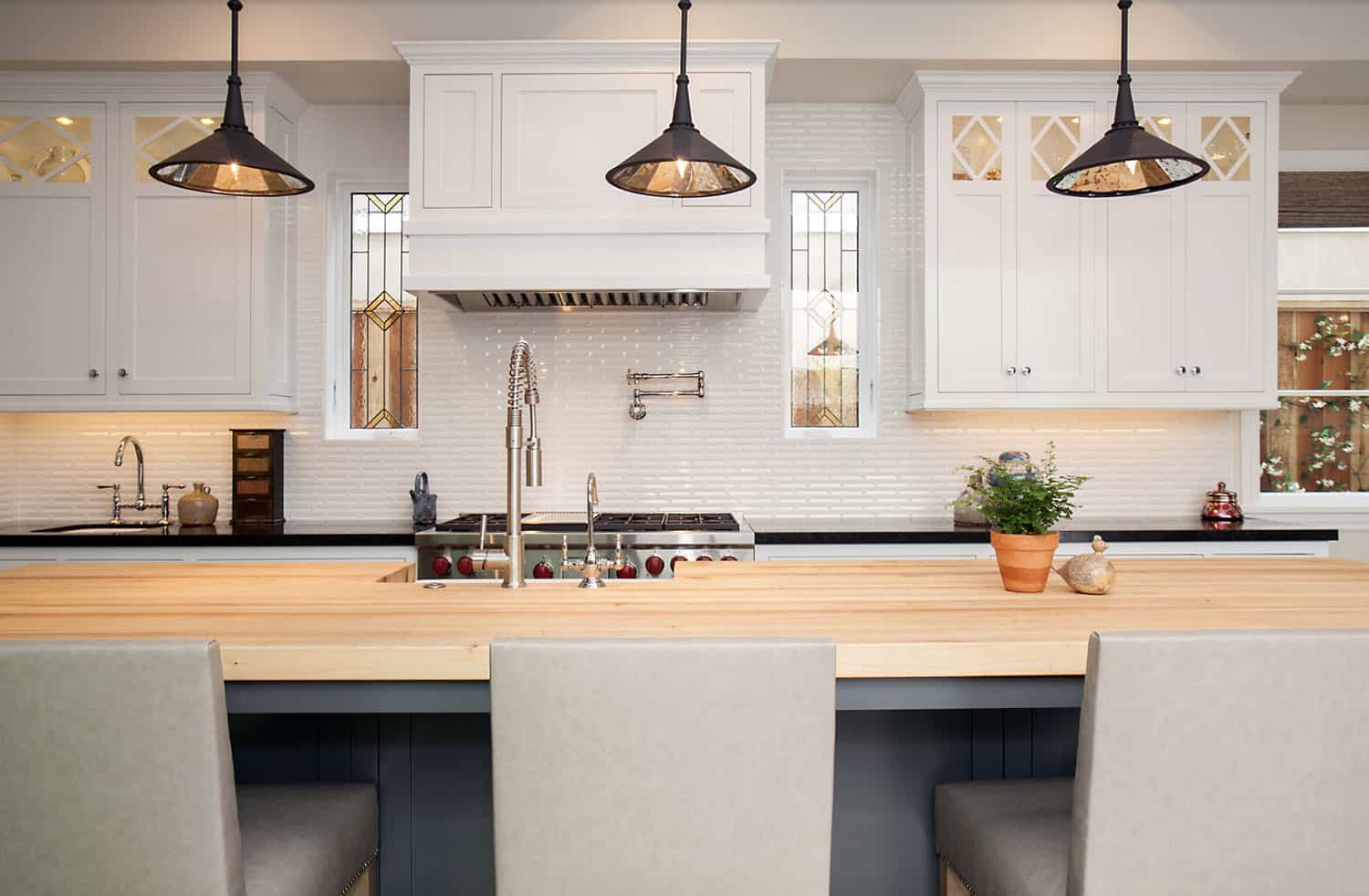 modern farmhouse style kitchen