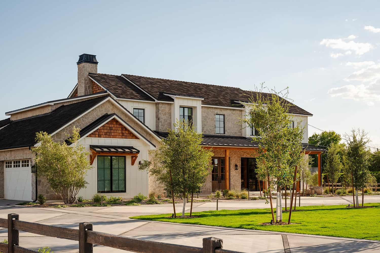 modern farmhouse style home exterior