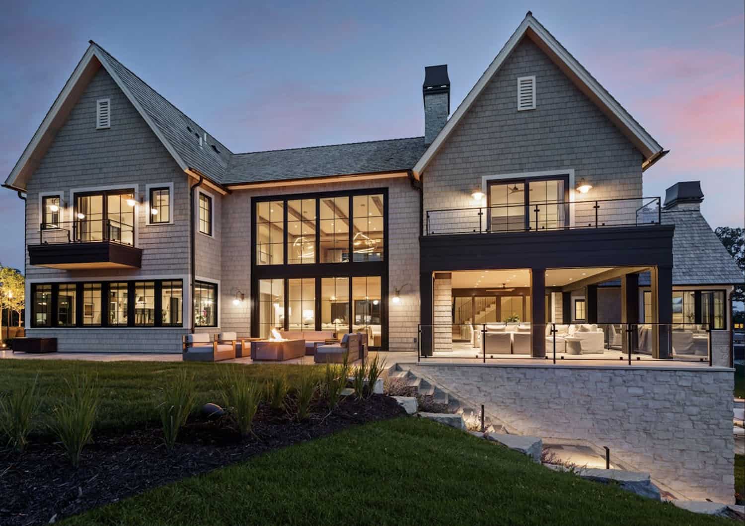 modern lake house exterior backyard view