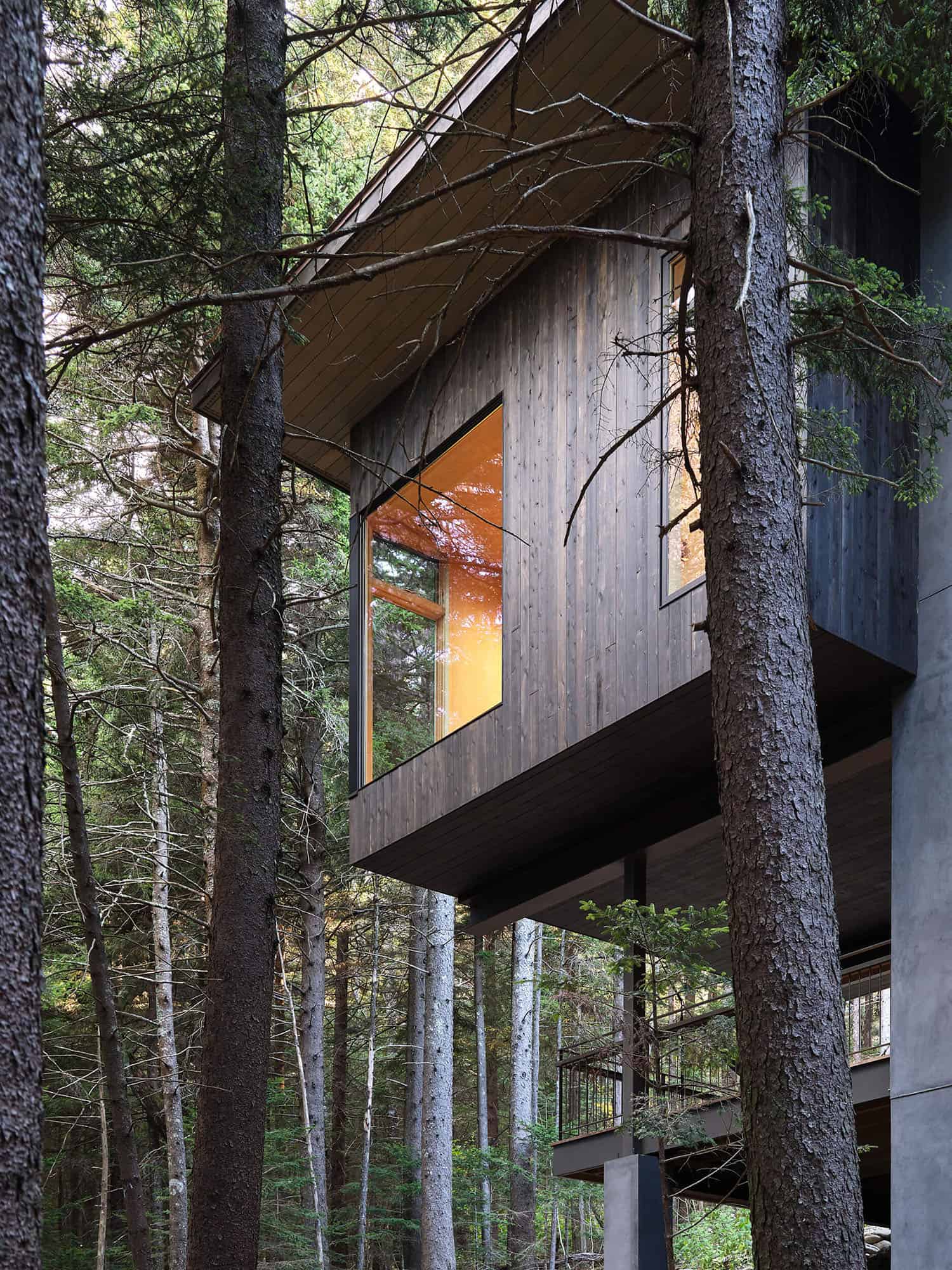 modern mountain cabin exterior