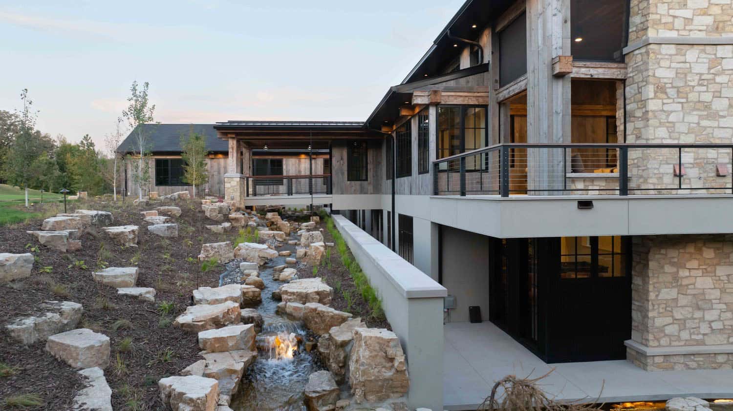 modern modern home exterior backyard view