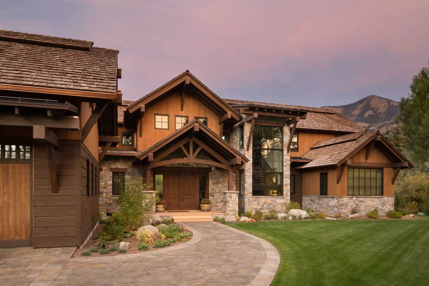 modern mountain home exterior