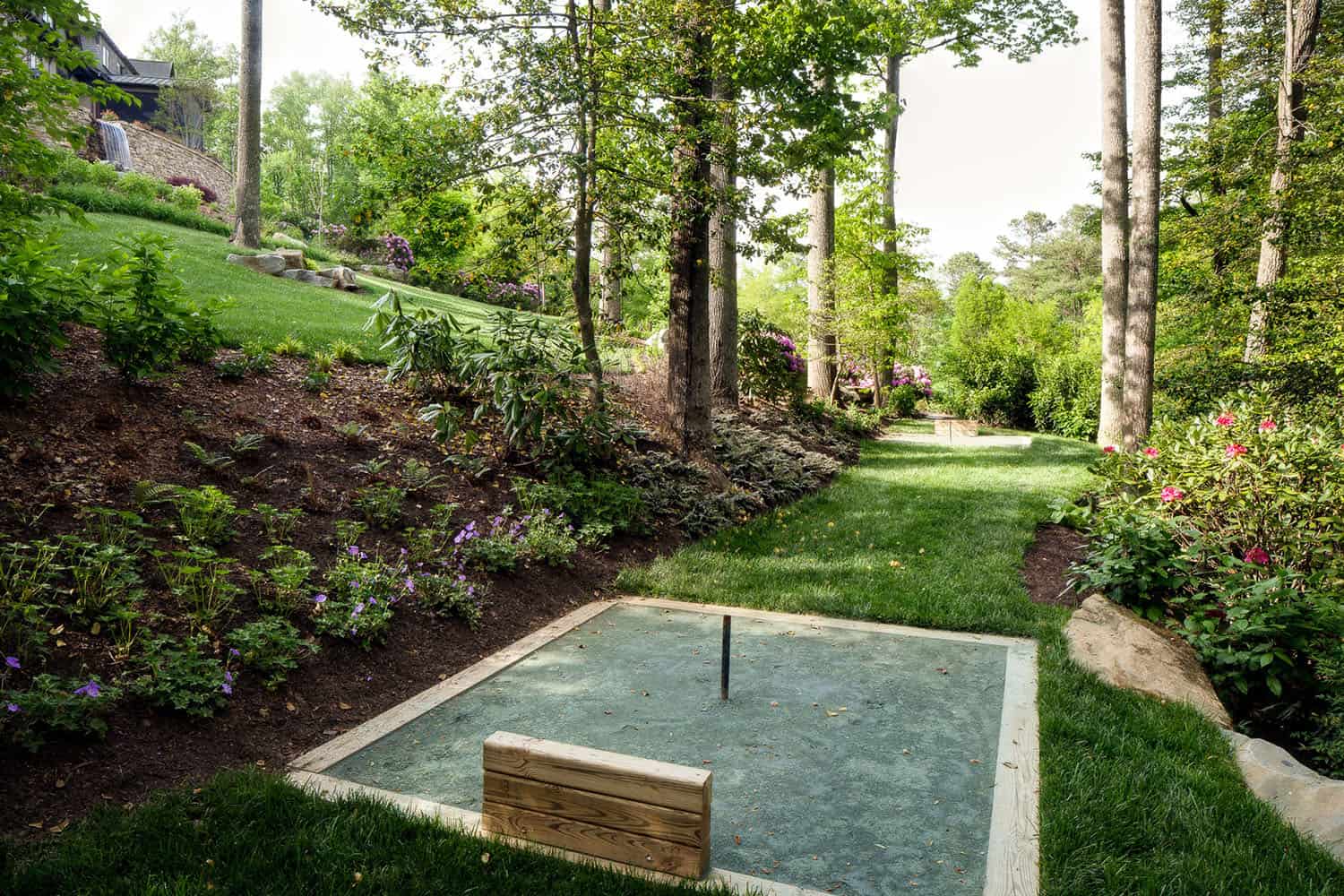 modern rustic mountain home exterior landscape