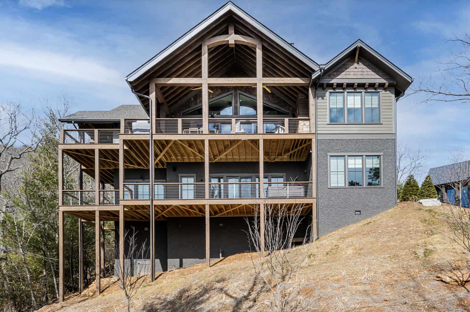 modern rustic mountain home exterior