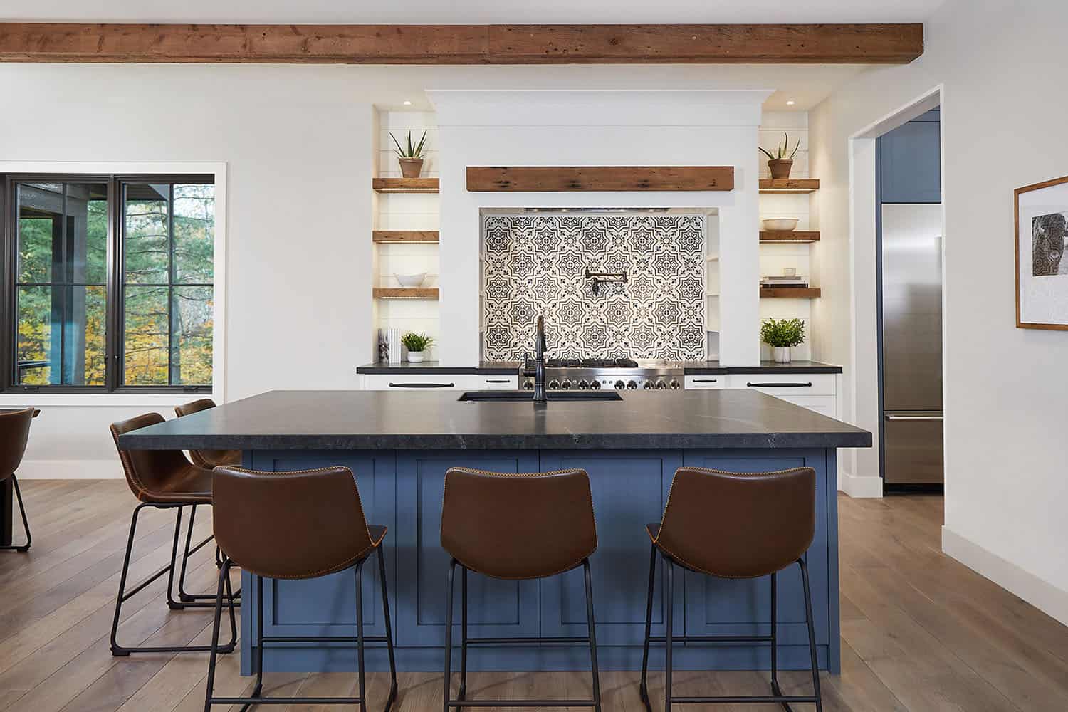 mountain style kitchen with backsplash tile