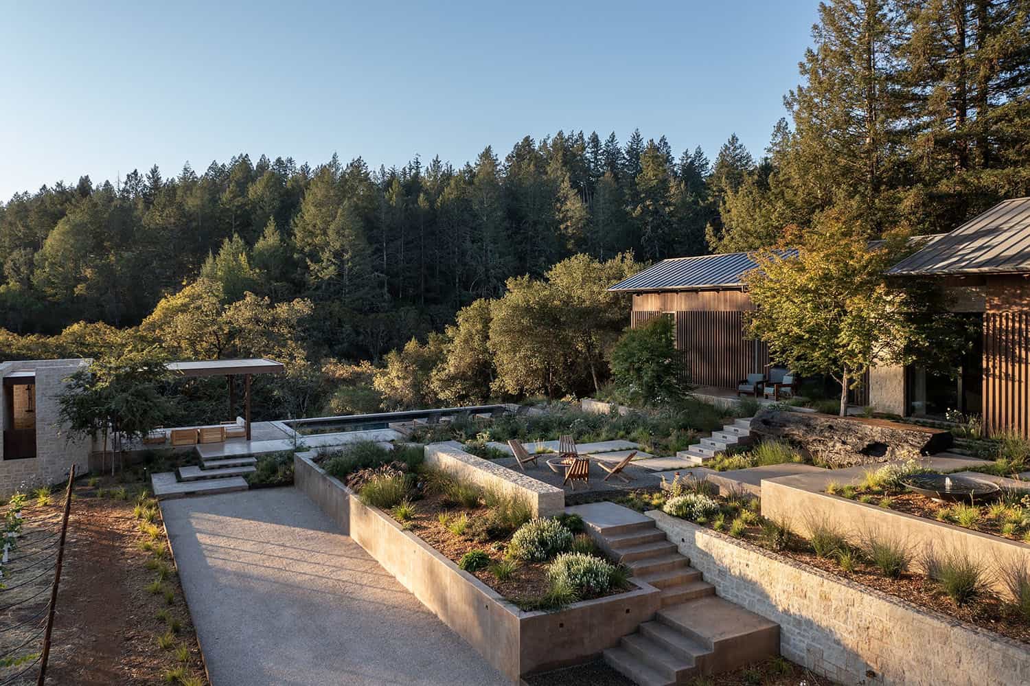 modern farmhouse exterior landscaping