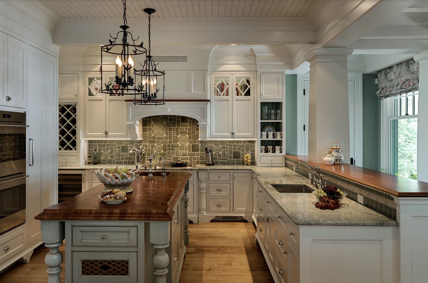 traditional style kitchen