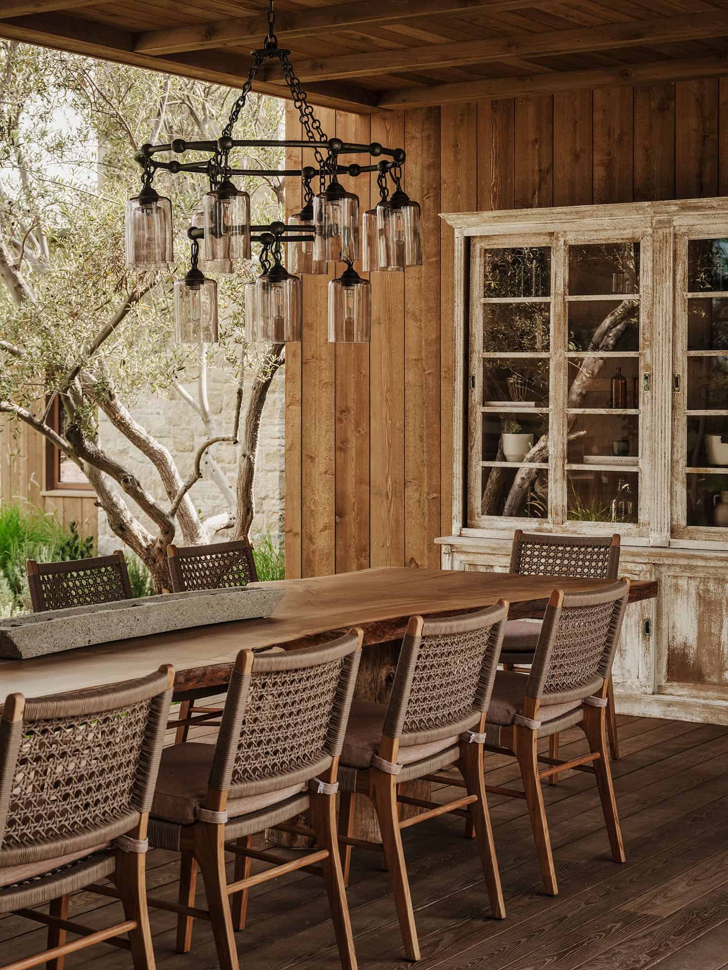 farmhouse style dining room