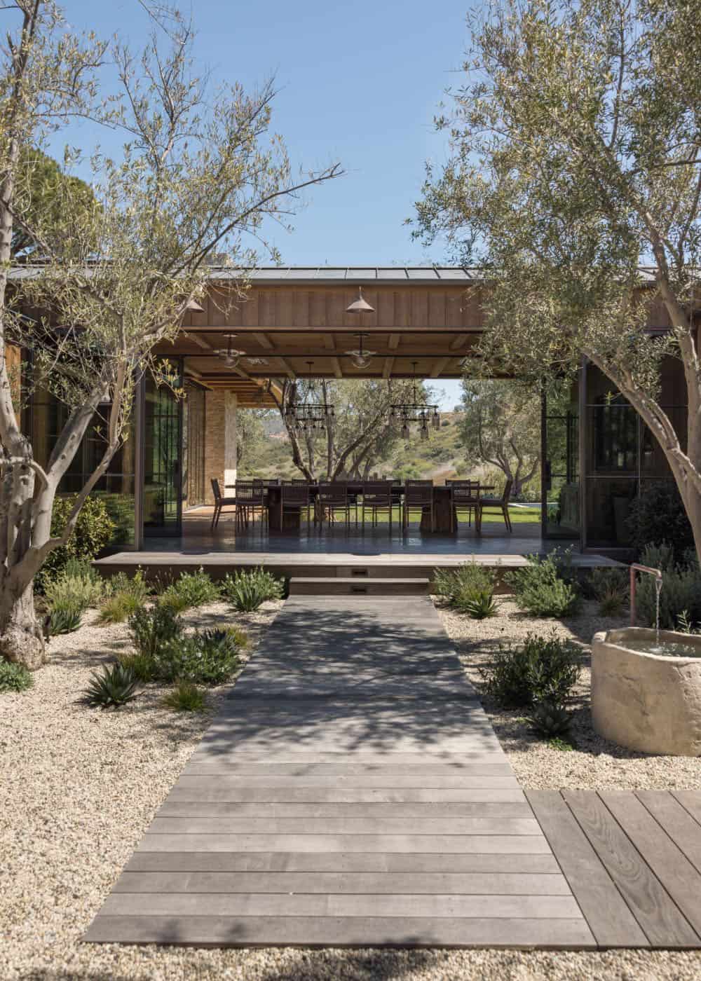 farmhouse style home exterior landscape