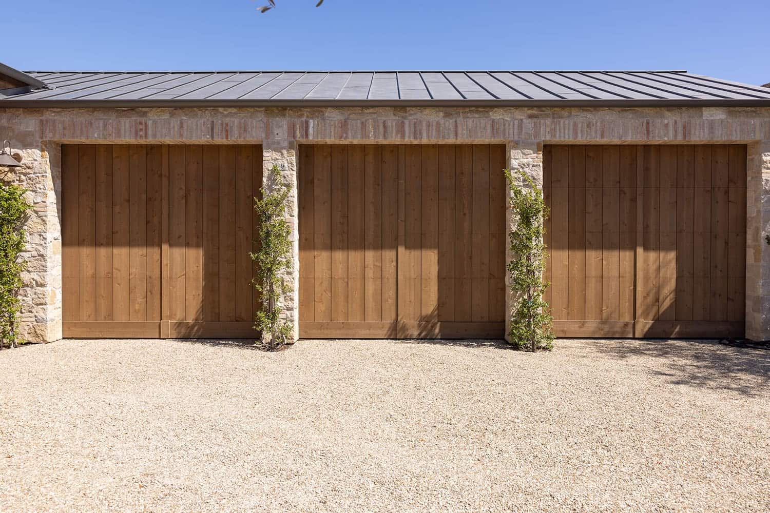 farmhouse style home exterior garage