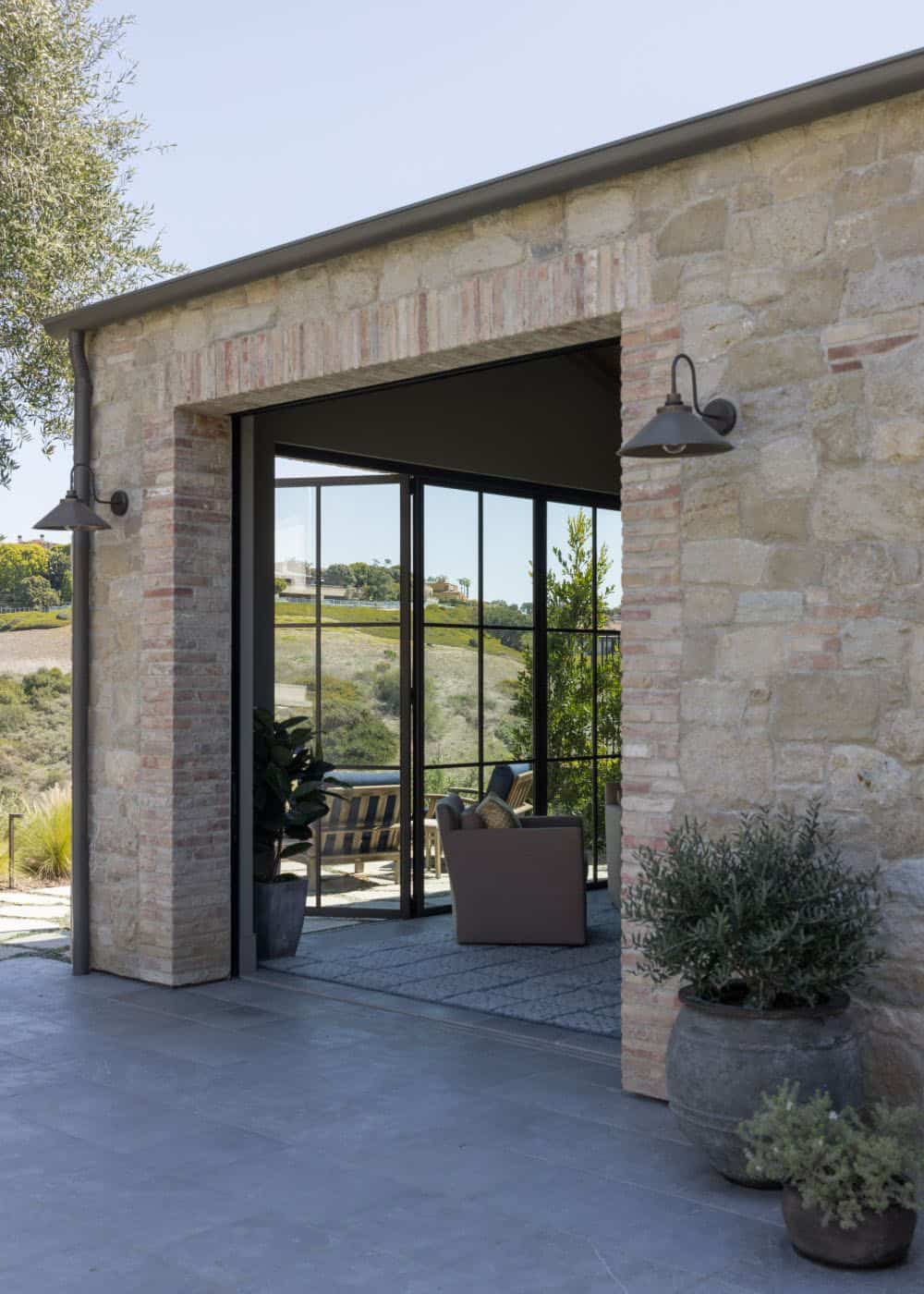 farmhouse style home exterior