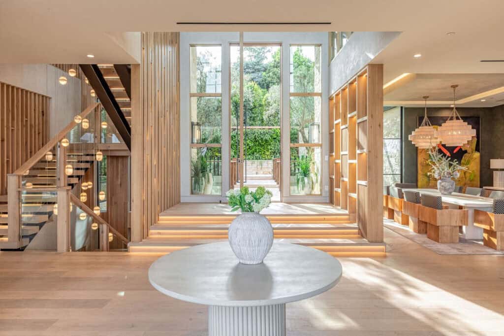 This extraordinary hillside home has breathtaking Los Angeles skyline views