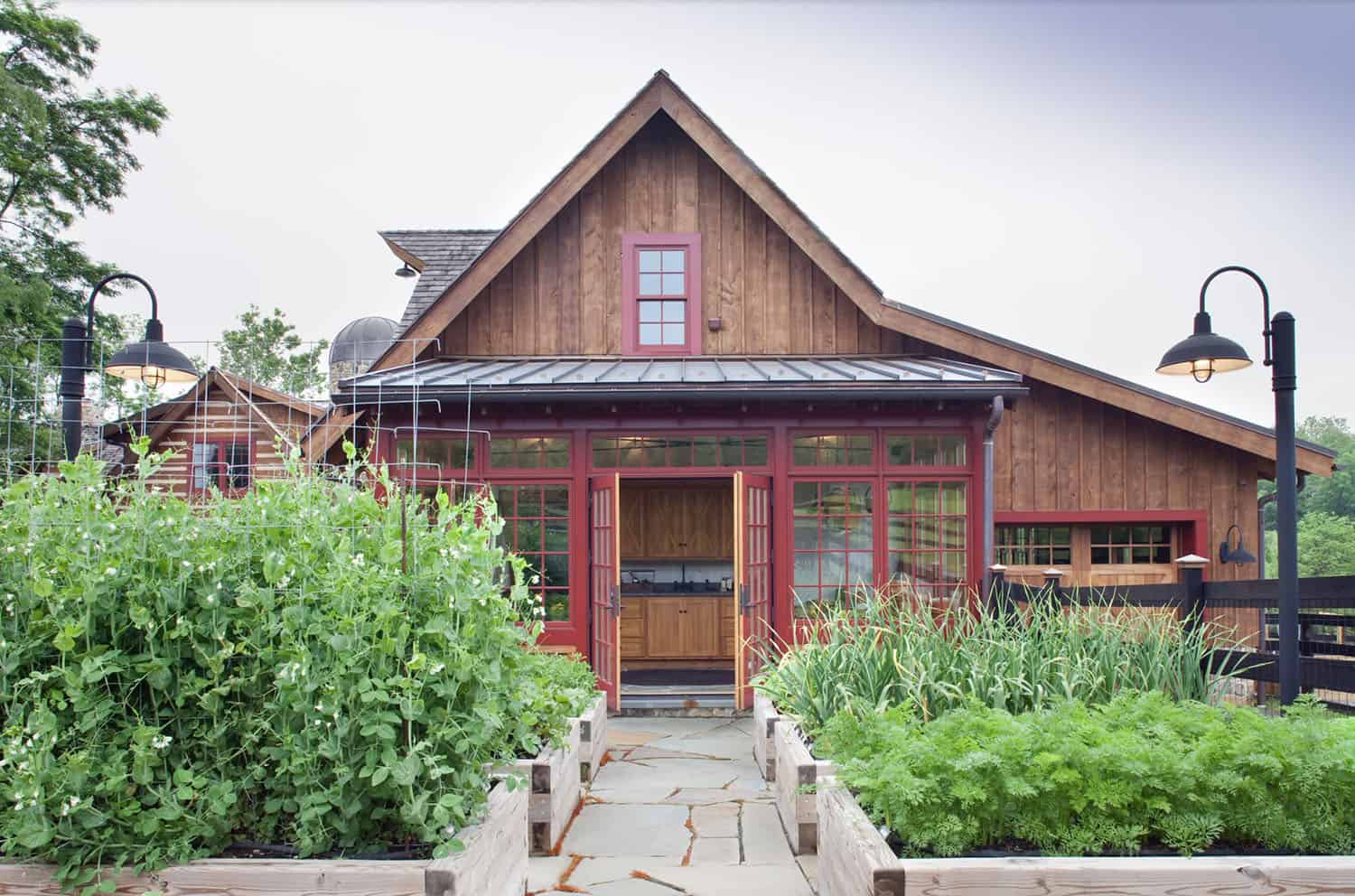 traditiional shed