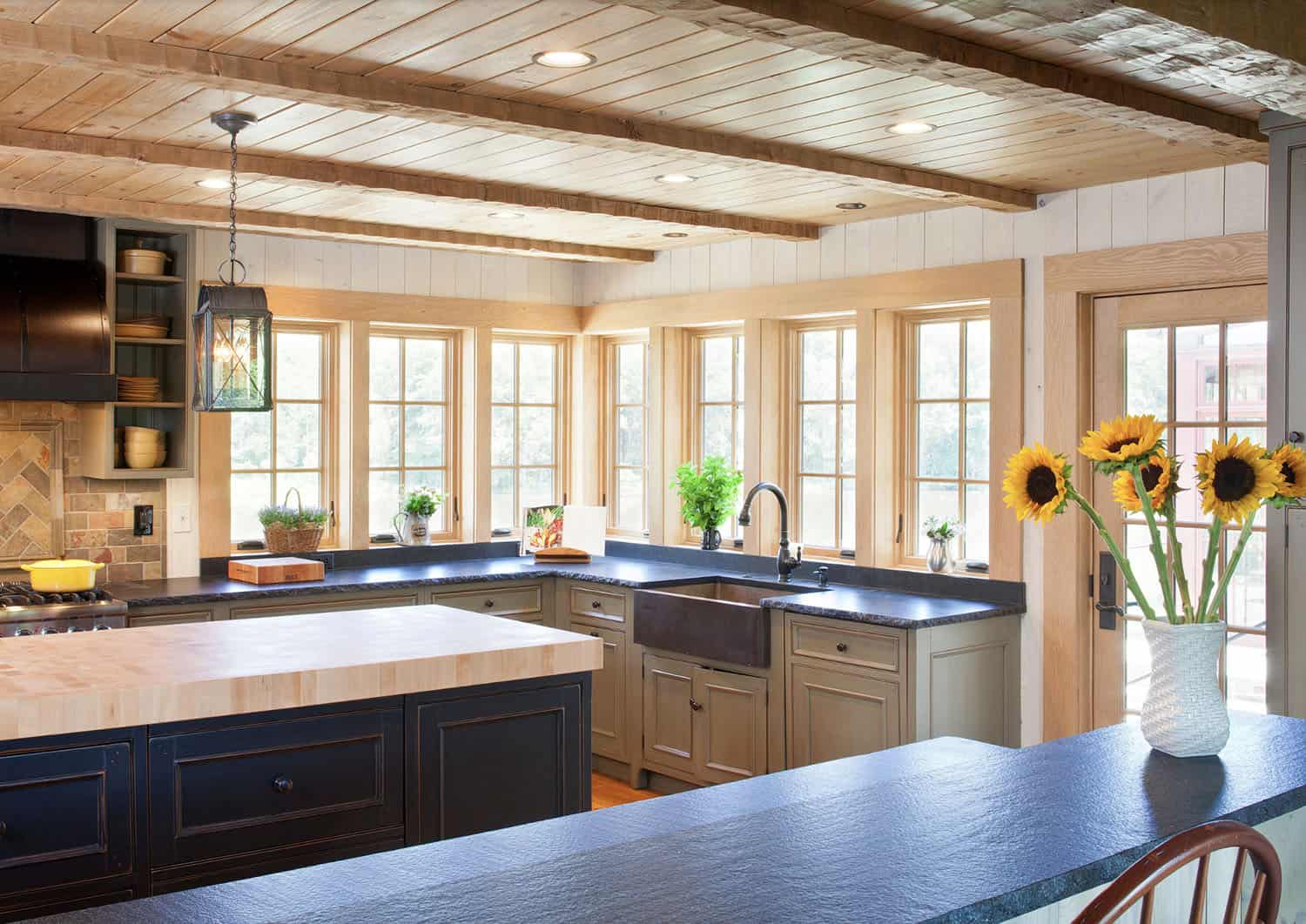 farmhouse kitchen