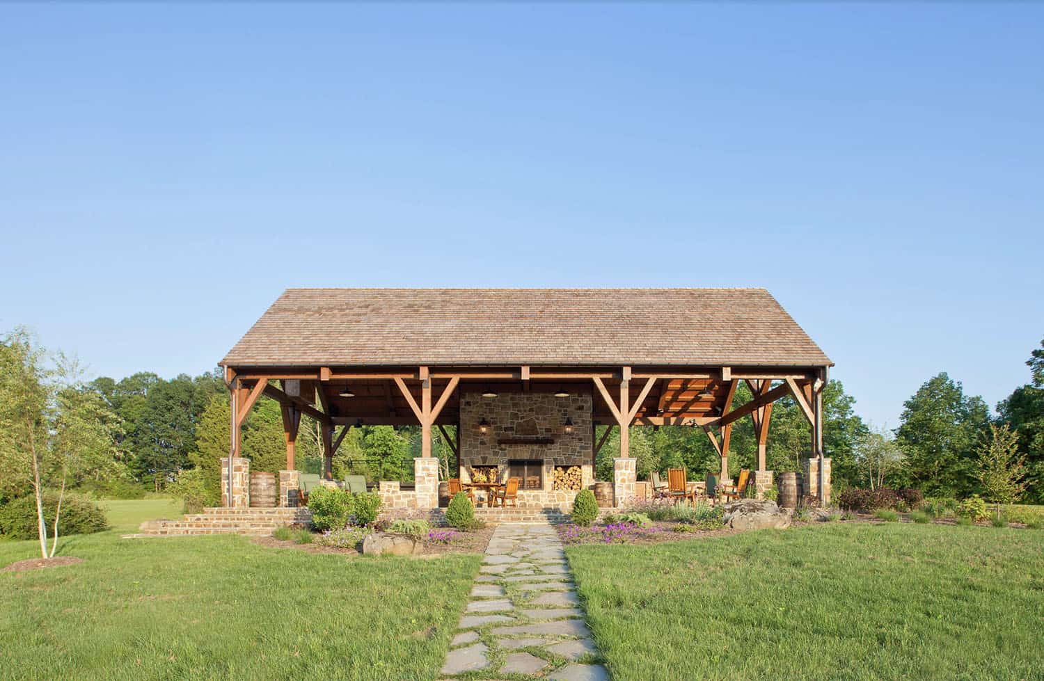 farmhouse covered patio