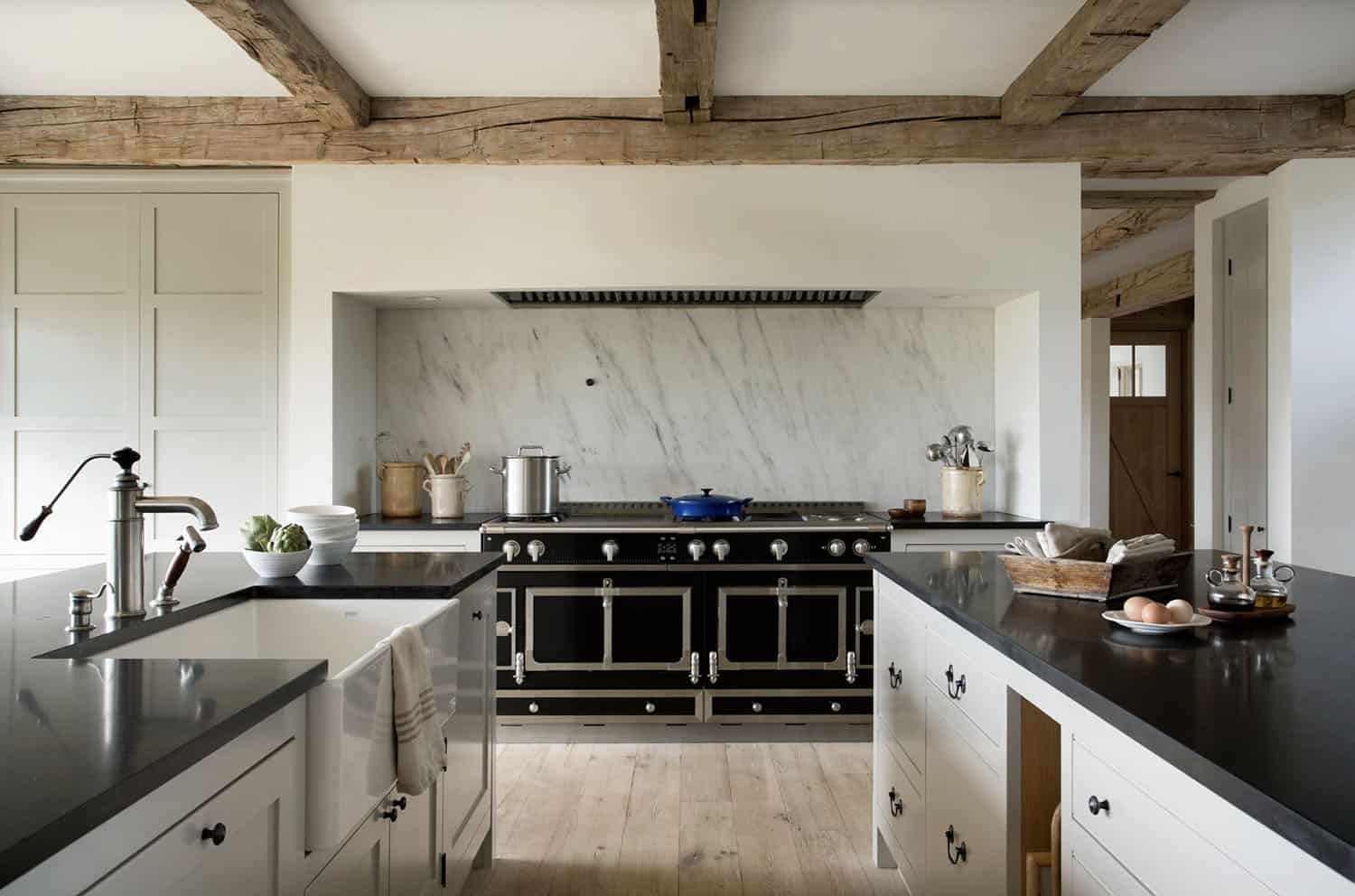 farmhouse style kitchen