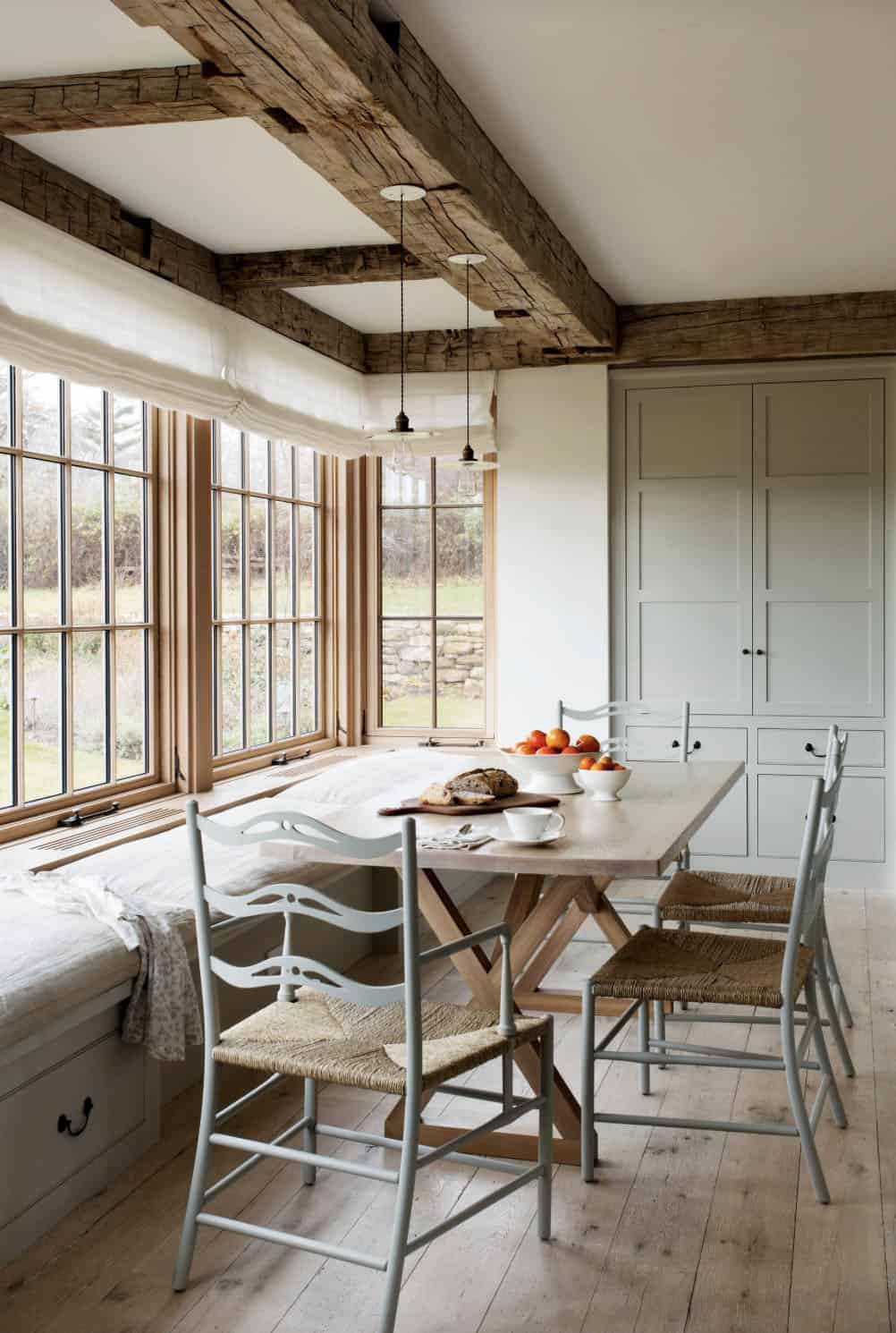 farmhouse style breakfast nook