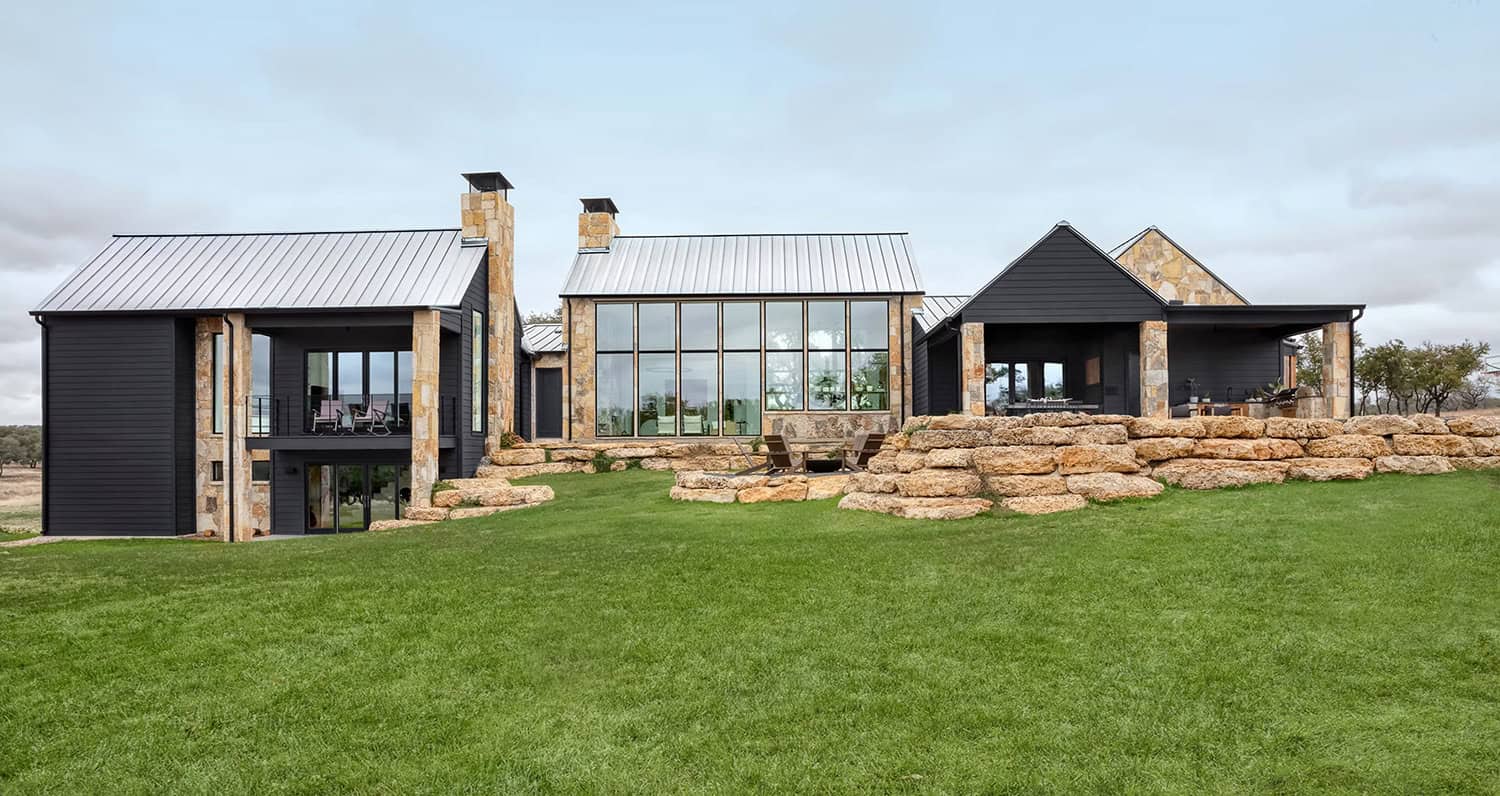 modern farmhouse exterior backyard view