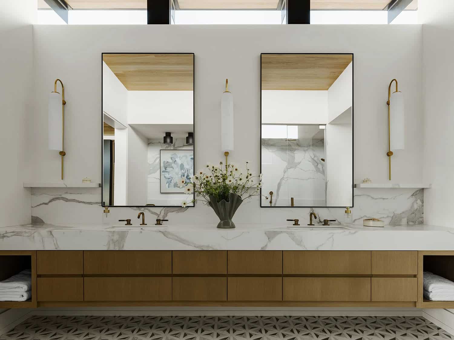 organic modern bathroom