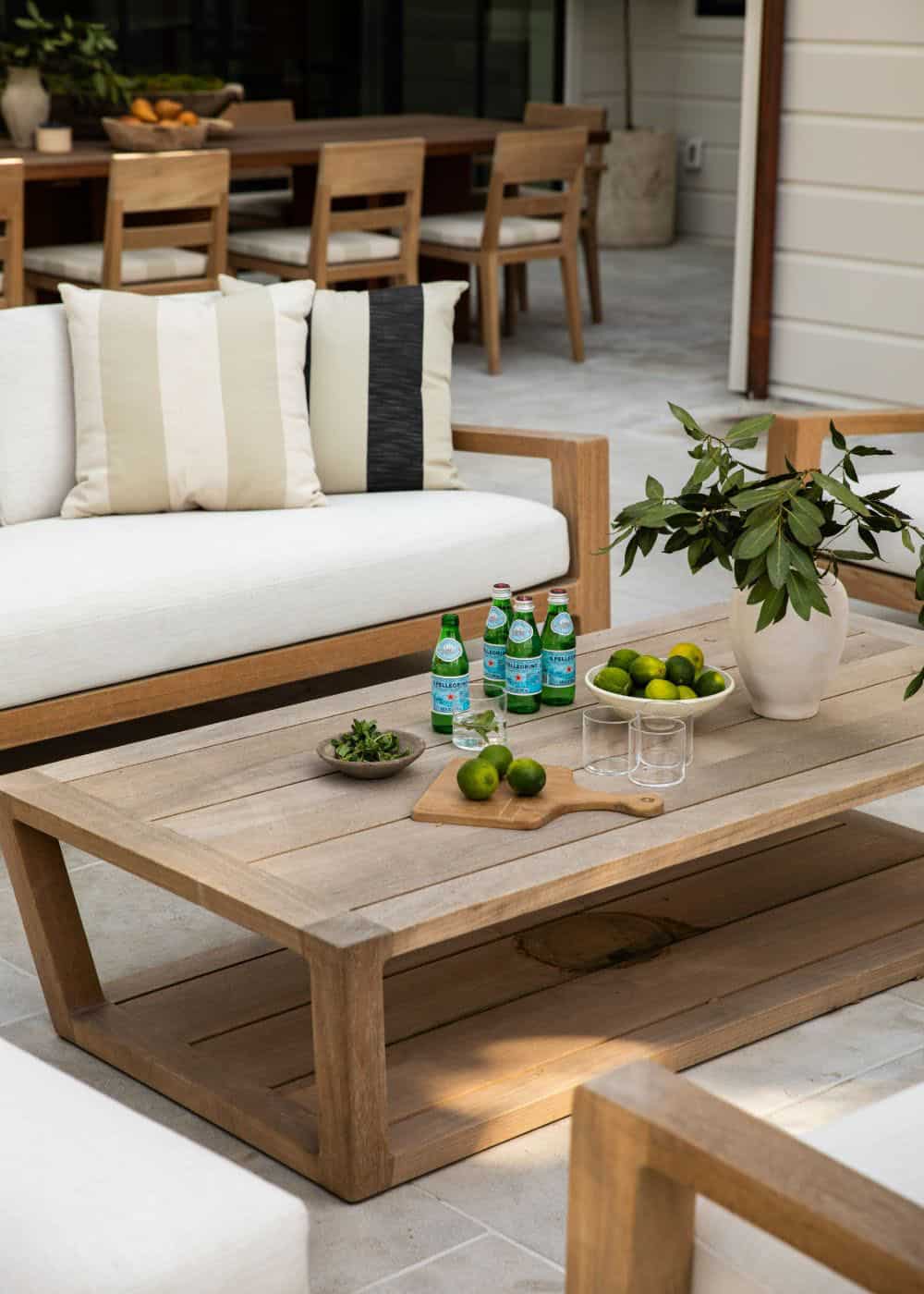 southern inspired home exterior patio with outdoor furniture