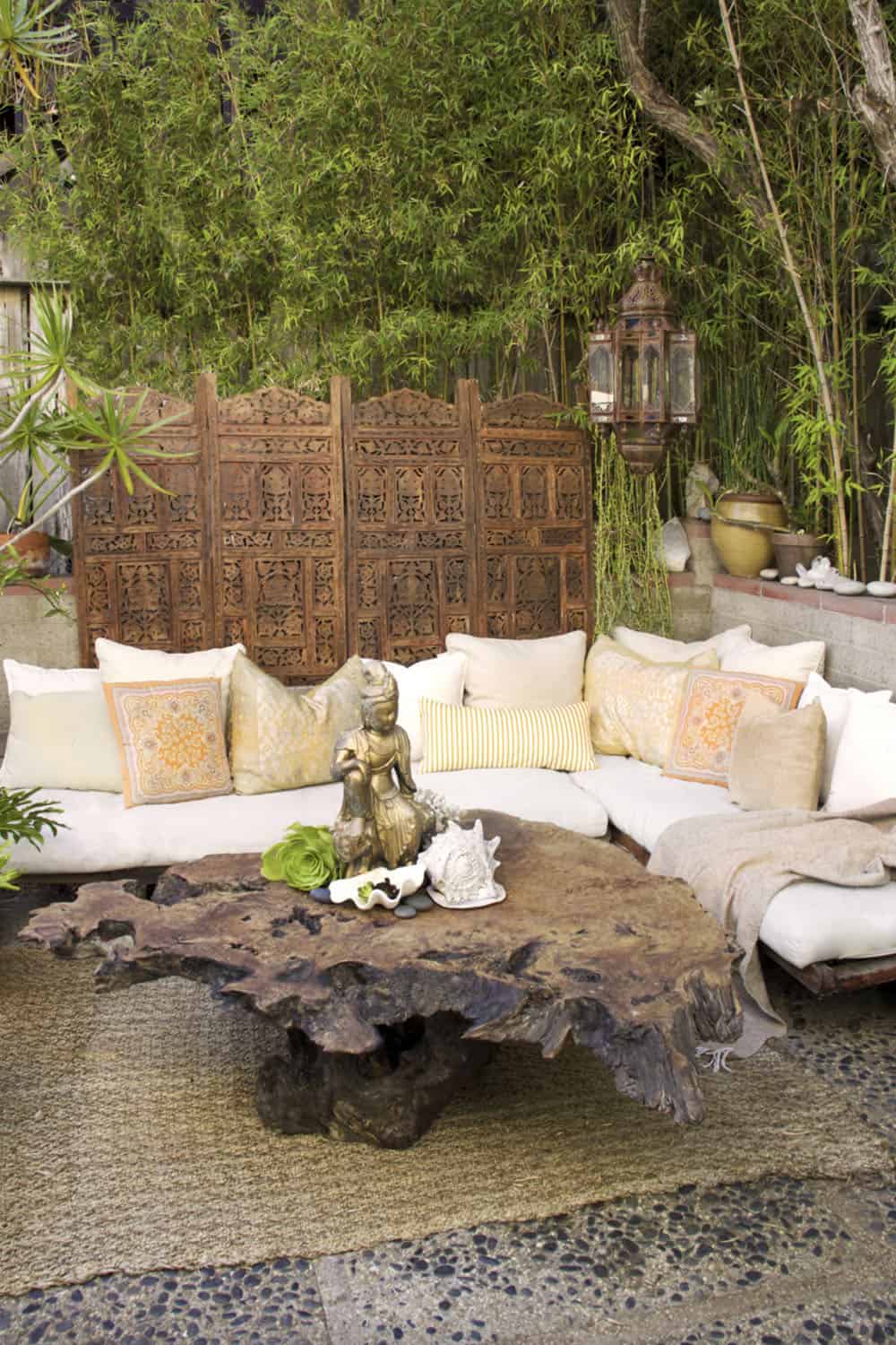 backyard patio with outdoor furniture