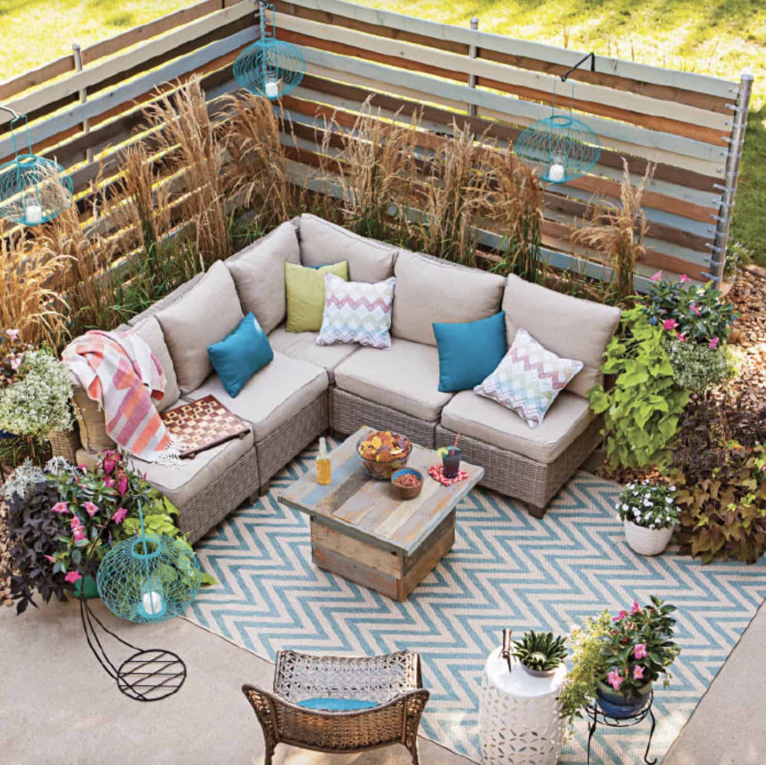 backyard patio with outdoor furniture and privacy screen