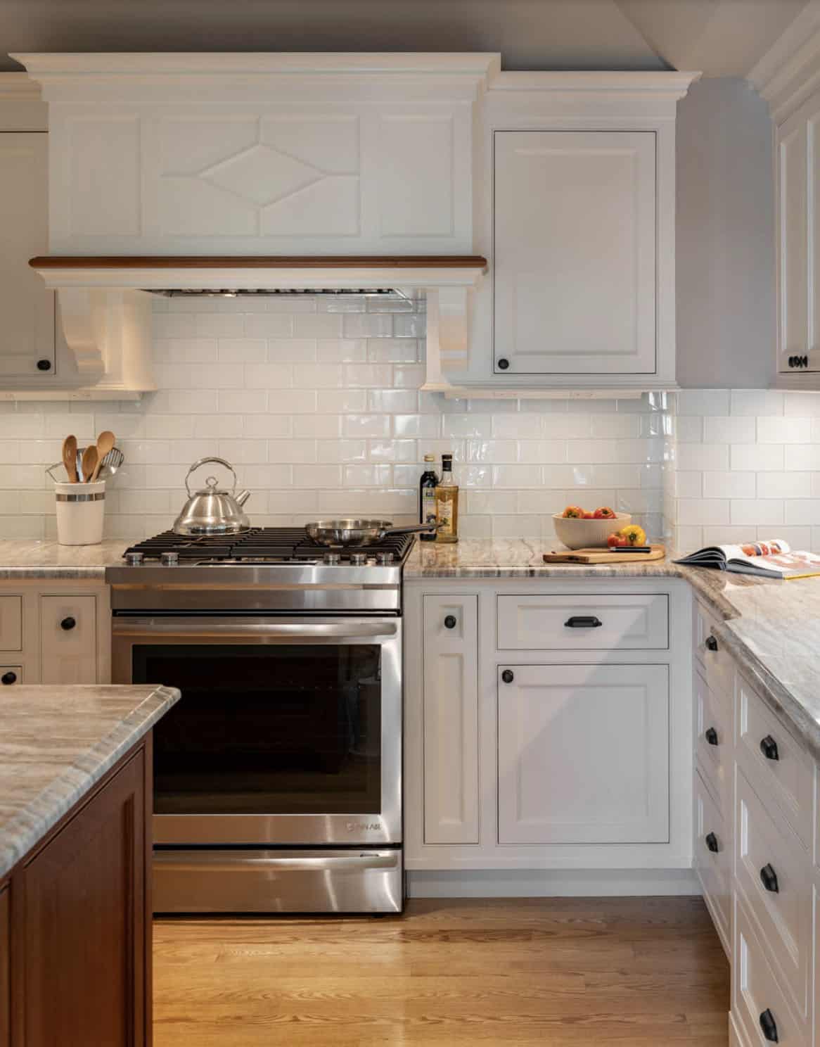 traditional style kitchen
