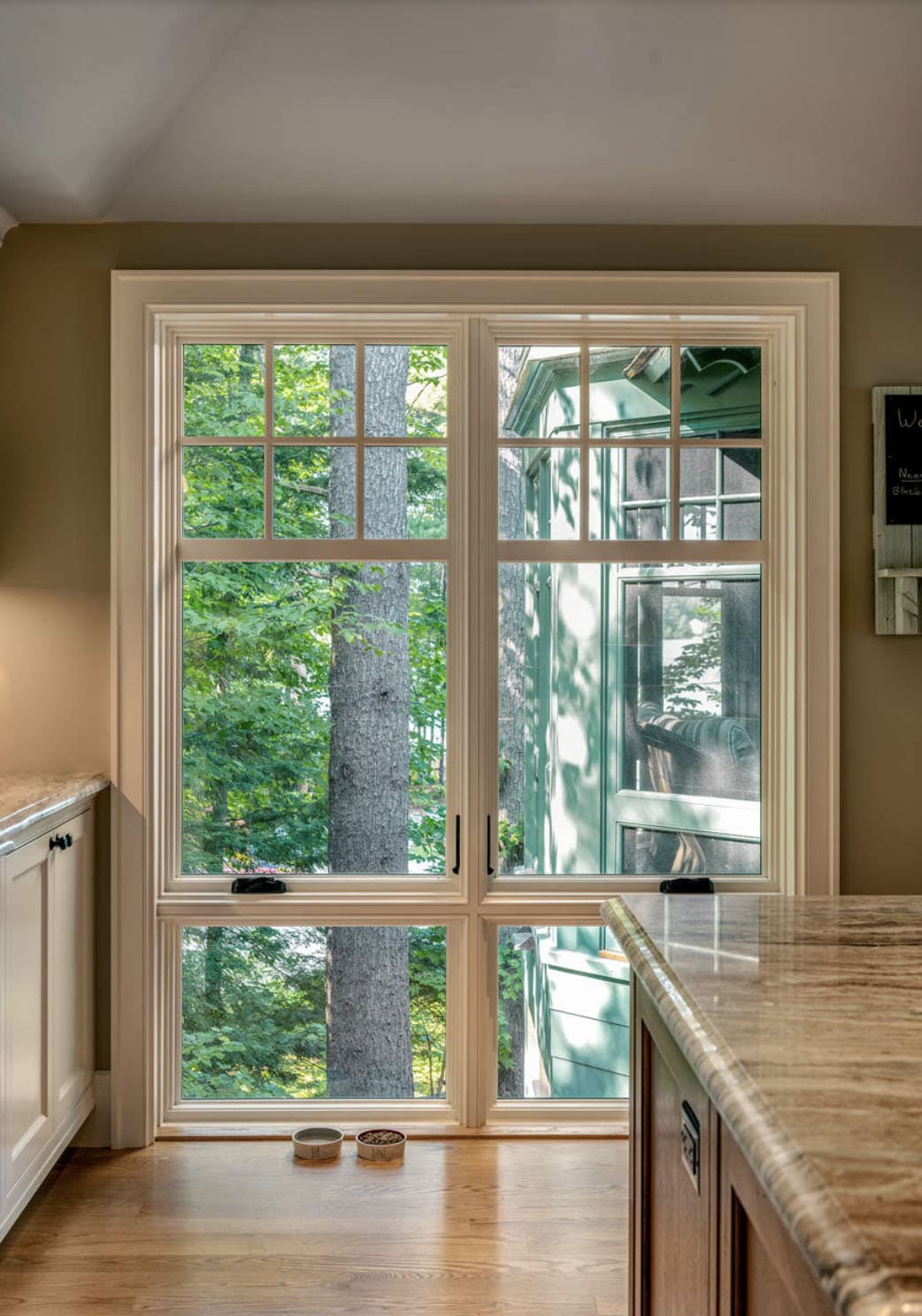 traditional style kitchen with a floor-to-ceiling window