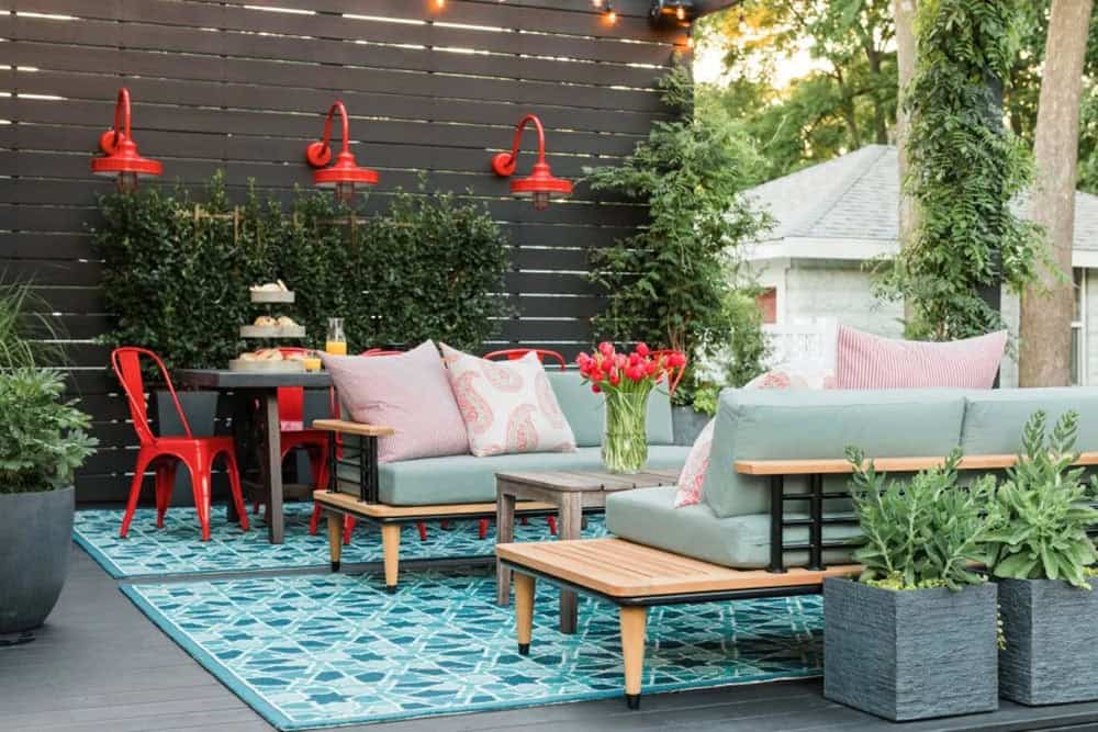backyard deck with a midcentury modern vibe