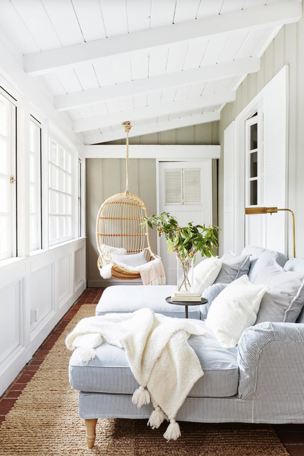 beach style sunroom