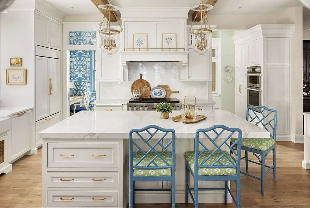 coastal cottage-style kitchen