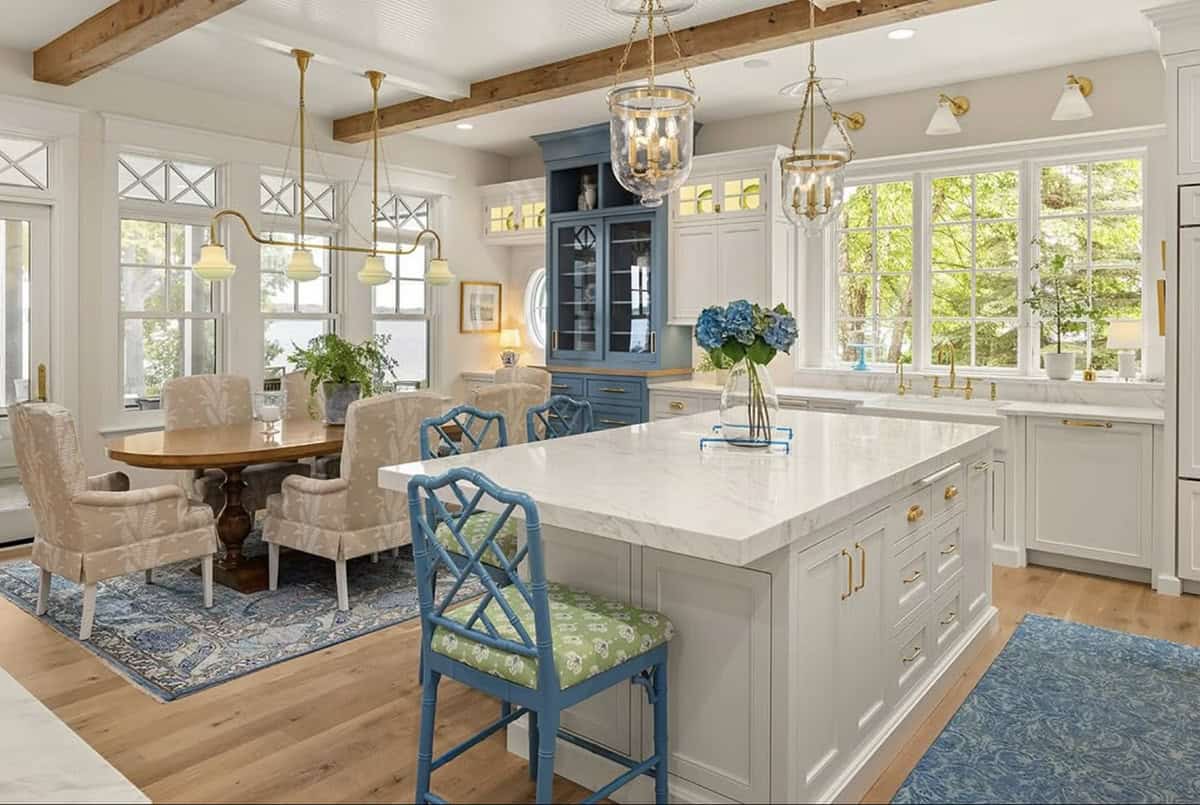 coastal cottage-style kitchen