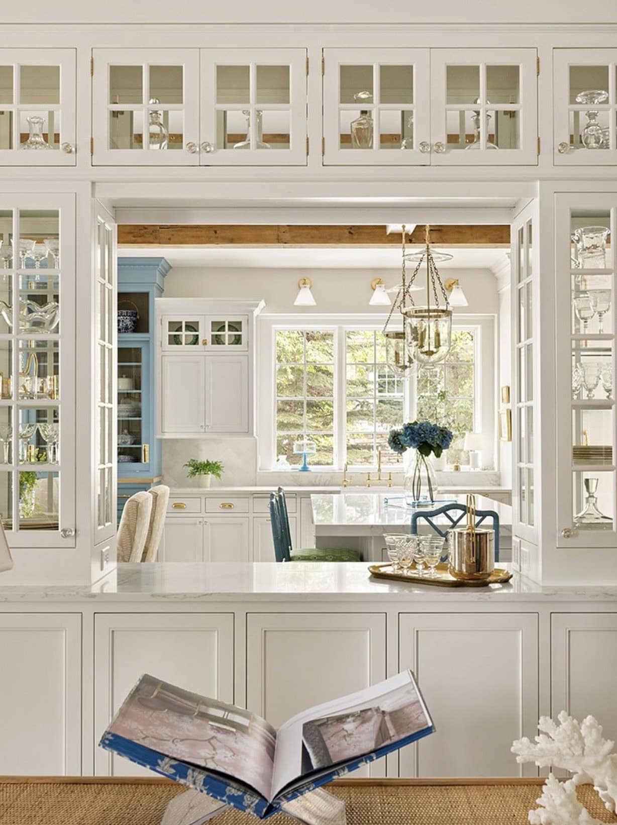 coastal cottage-style kitchen