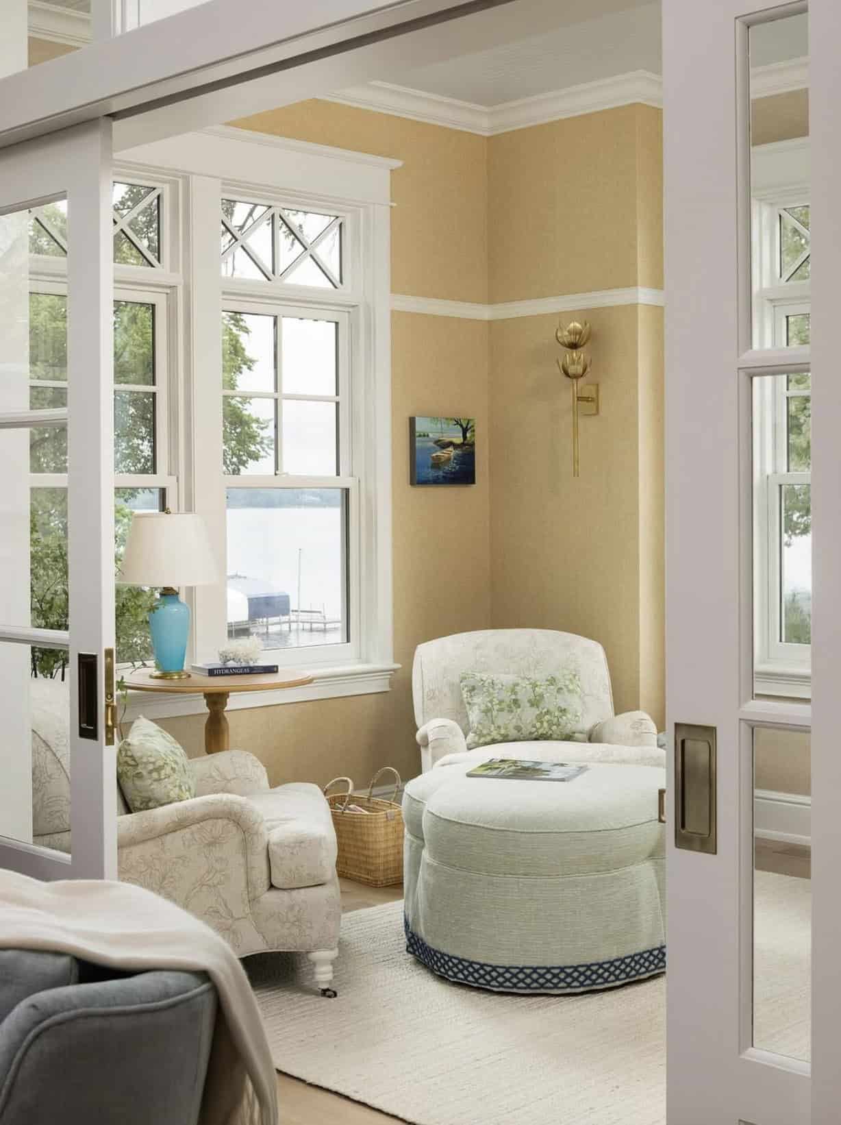 coastal cottage-style sitting room