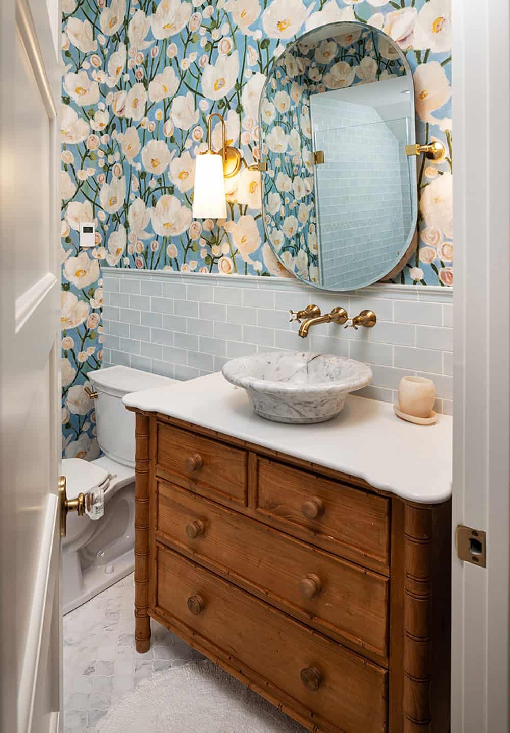 coastal cottage-style powder room