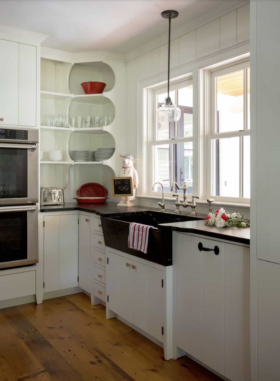 farmhouse style kitchen