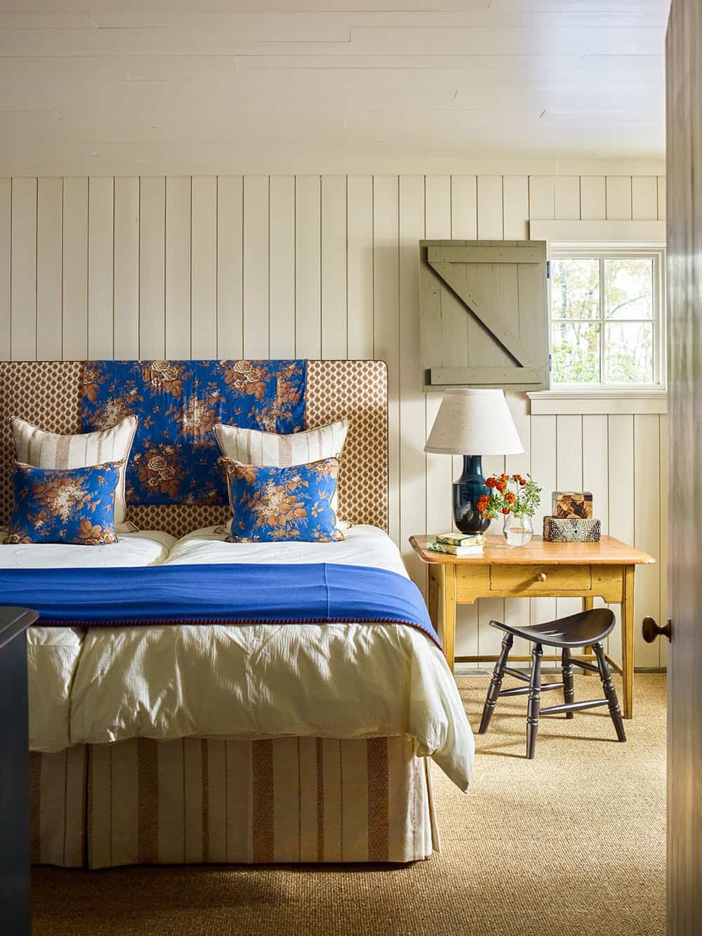 rustic bedroom 