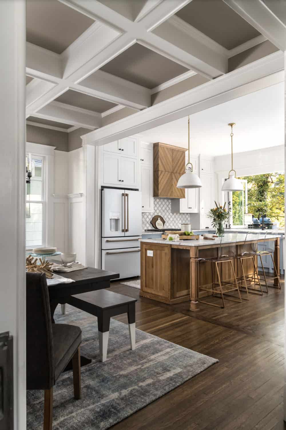 transitional style kitchen 
