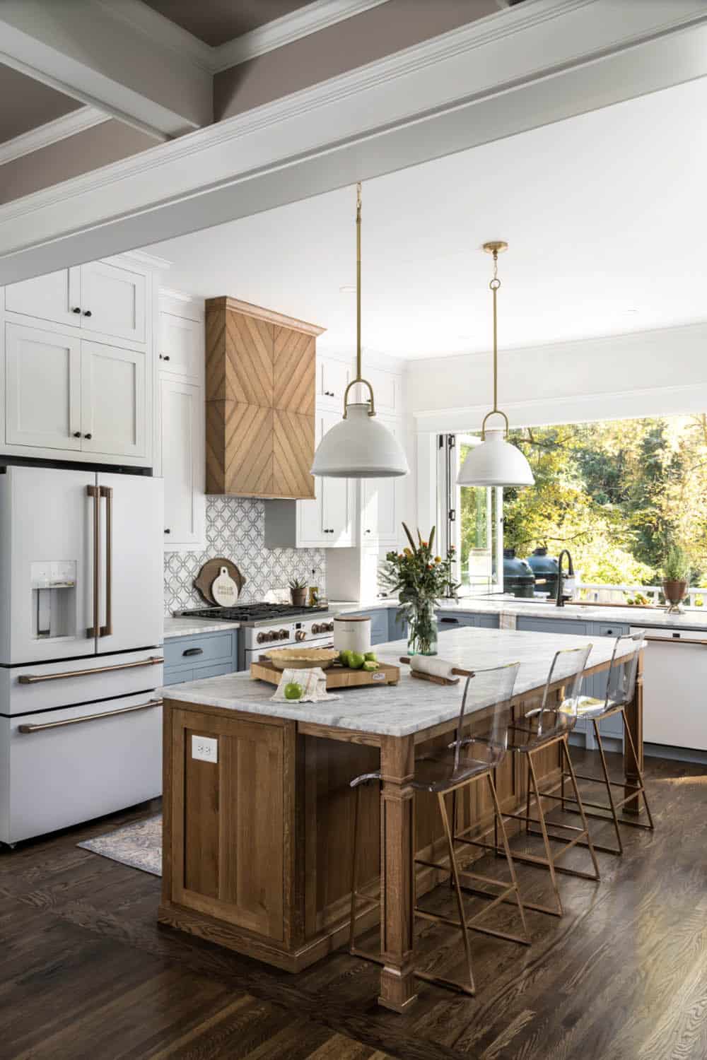 transitional style kitchen 