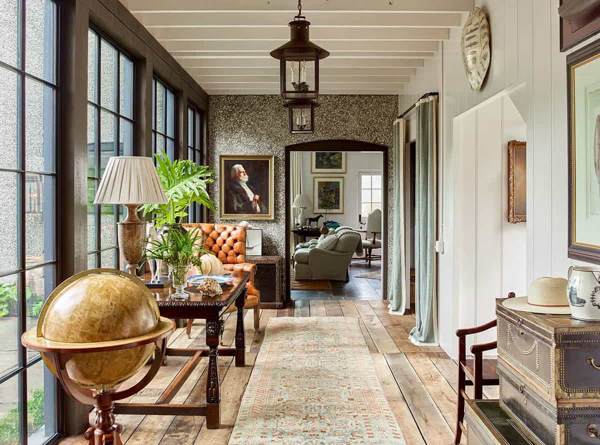 traditonal style entry hall