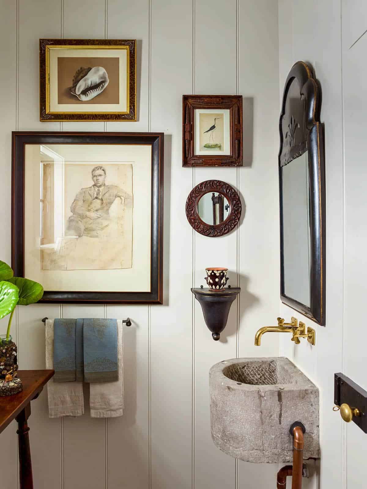 traditonal style powder room